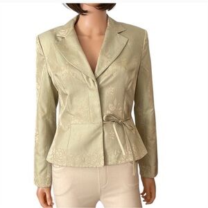 Elegant Cream Women's Blazer